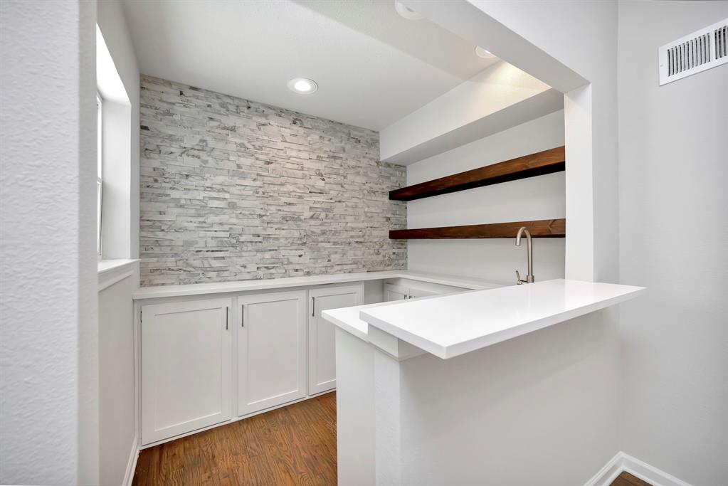 Schreiber Manor 06 Inst - Residential