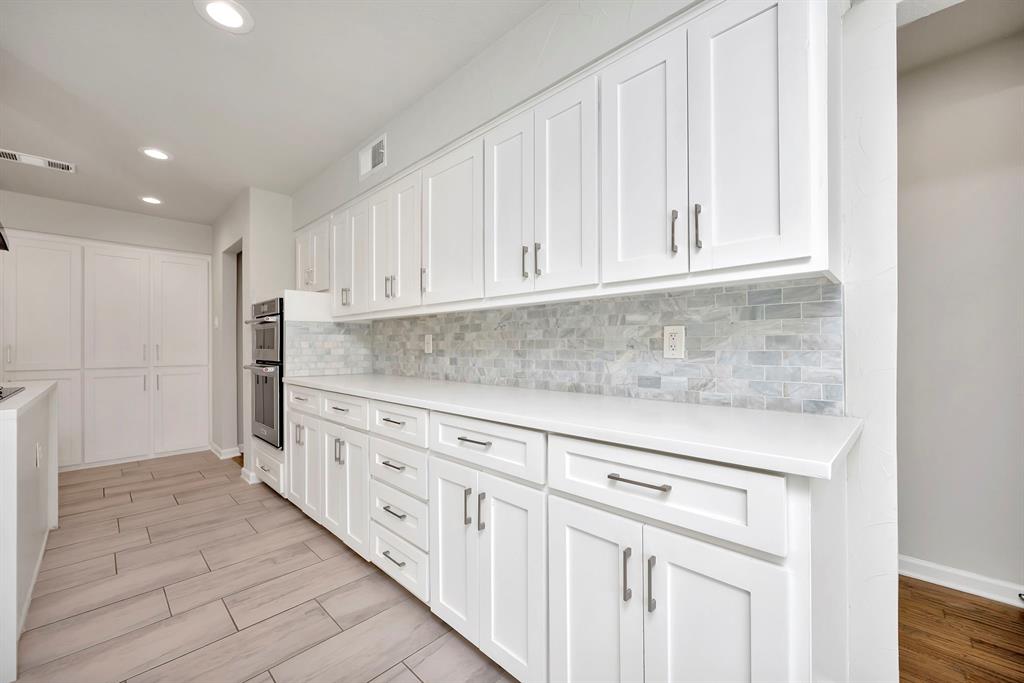 Schreiber Manor 06 Inst - Residential