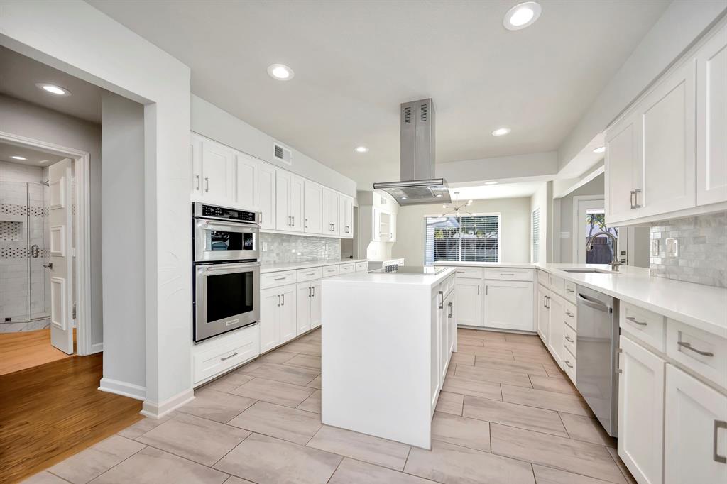 Schreiber Manor 06 Inst - Residential