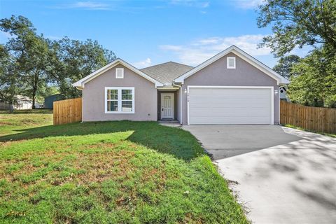 Photo of 1714 Woodlawn Boulevard, Denison, TX 75020 (MLS # 21229970)