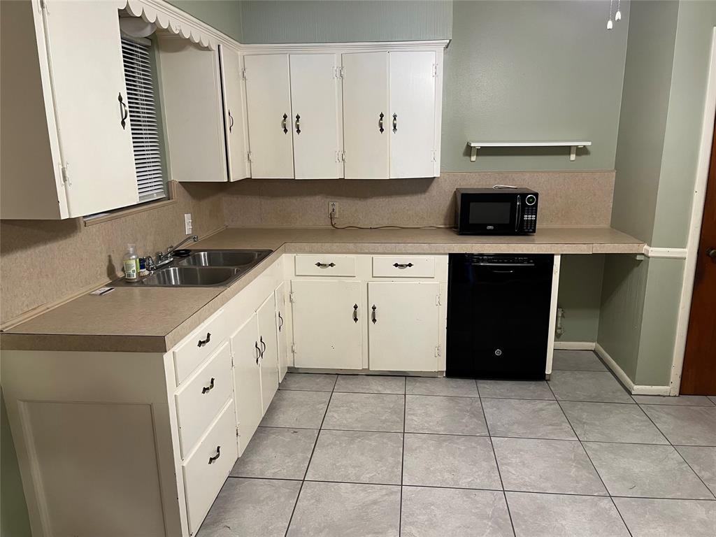 Caruth Terrace 3 - Residential Lease