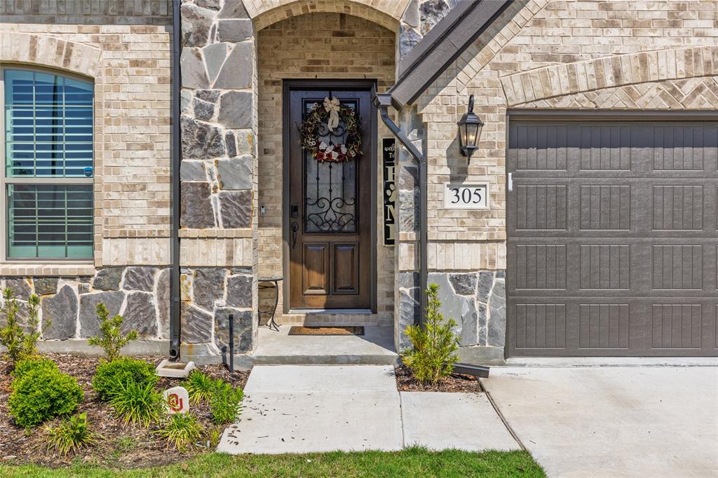 305 Cherbury Grove
