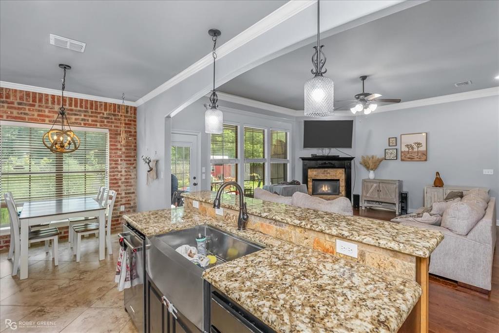 Shreveport, Louisiana 71107, United States, 3 Bedrooms Bedrooms, ,2 BathroomsBathrooms,Residential,Pending,38186