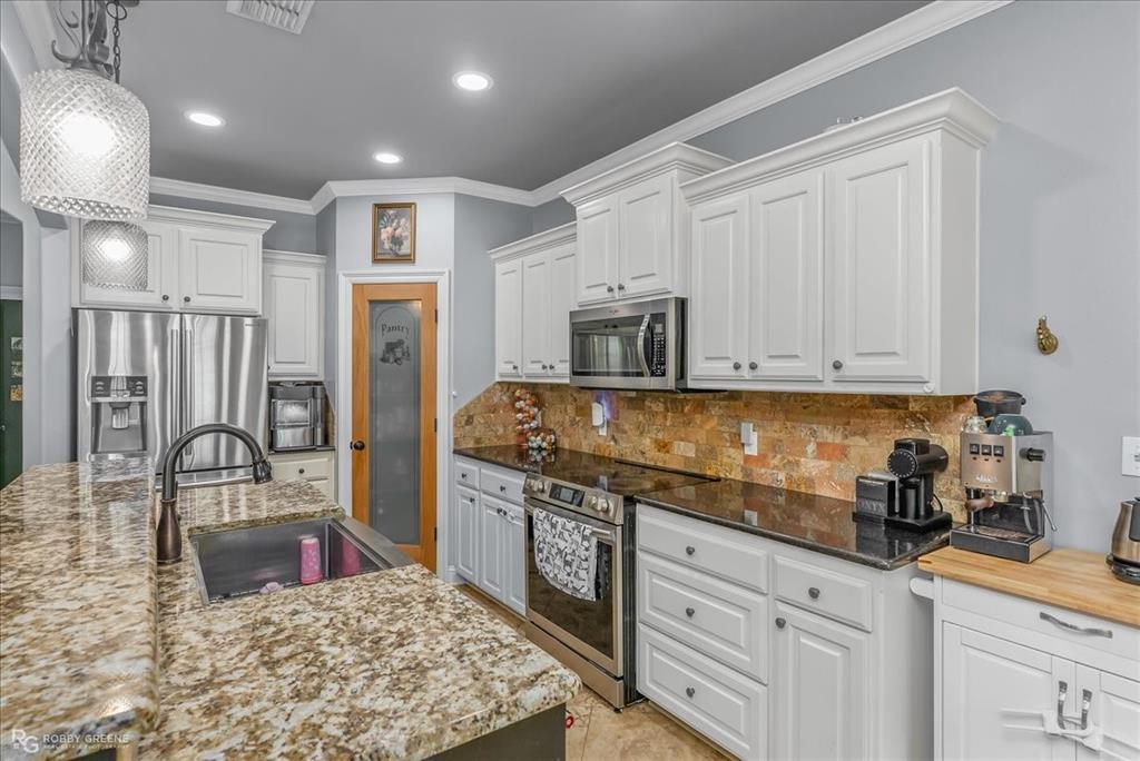 Shreveport, Louisiana 71107, United States, 3 Bedrooms Bedrooms, ,2 BathroomsBathrooms,Residential,Pending,38186