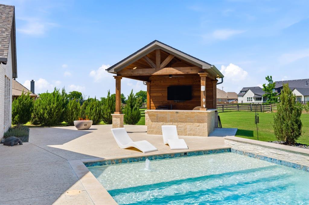 516 Westcreek Lane
