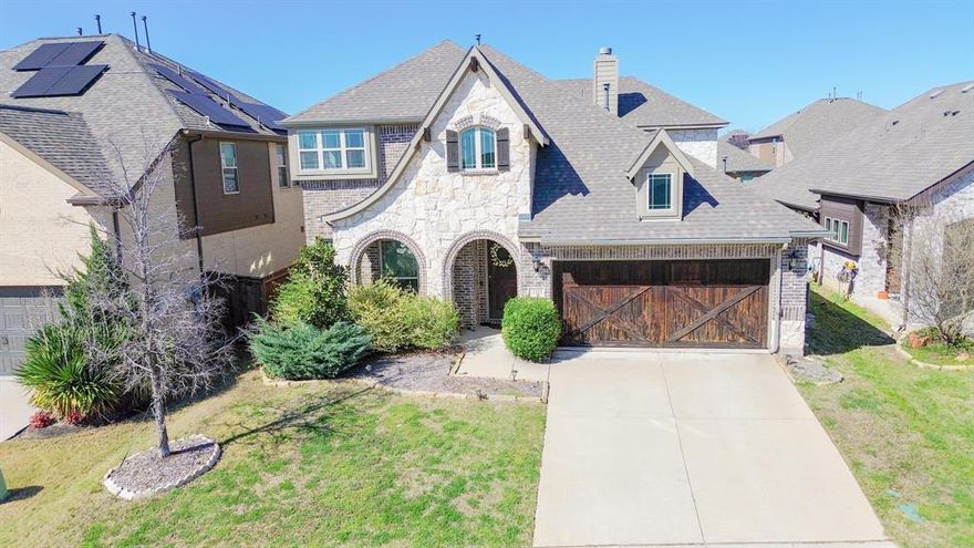 Welcome to a beautiful Bloomfield home in the coveted Willow Wood community in McKinney. The house features a spacious living room with an open floor to be a central gathering place for daily family activities and hosting guests. Primary suite is 1st floor. The 2nd floor has 3 bedrooms and media room adding versatility to the space, accommodating various lifestyles and work spaces if needed. The backyard offers the expansive patio with abundant space for outdoor furniture, perfect for al fresco dining and outdoor entertaining. Enjoy many community amenities such as a nice pool, walking trails, private community park. Schools zoned for Melissa ISD. Easy access to employment centers in Allen, Plano, Frisco, McKinney, shopping outlet, dining, and entertainment.