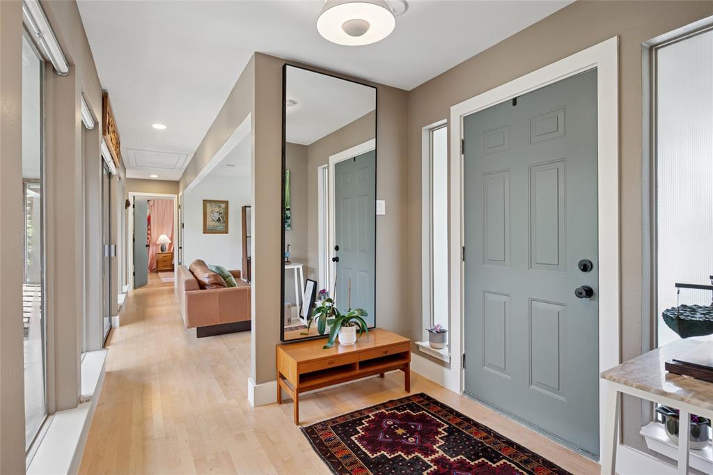 313 W Lookout Drive