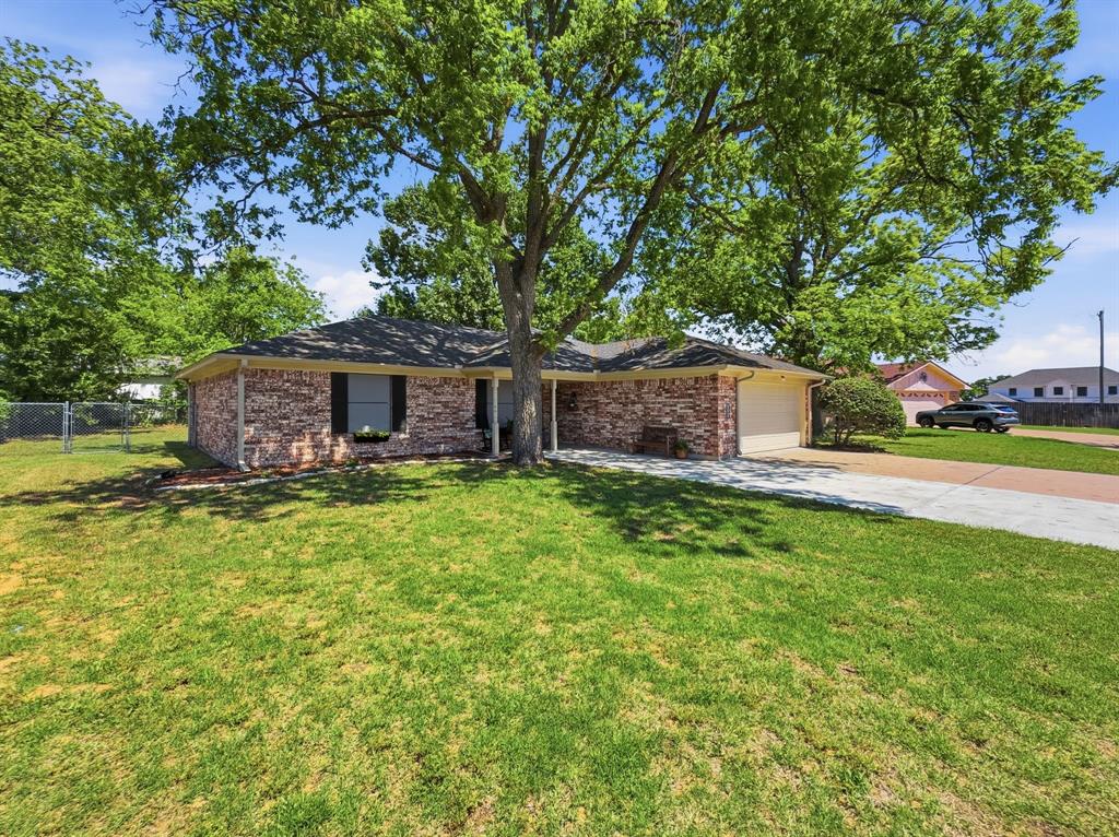 1103 Holiday Court