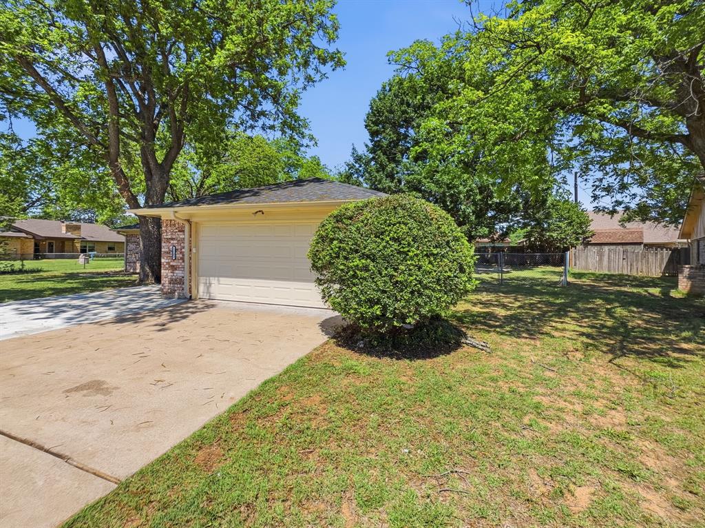 1103 Holiday Court