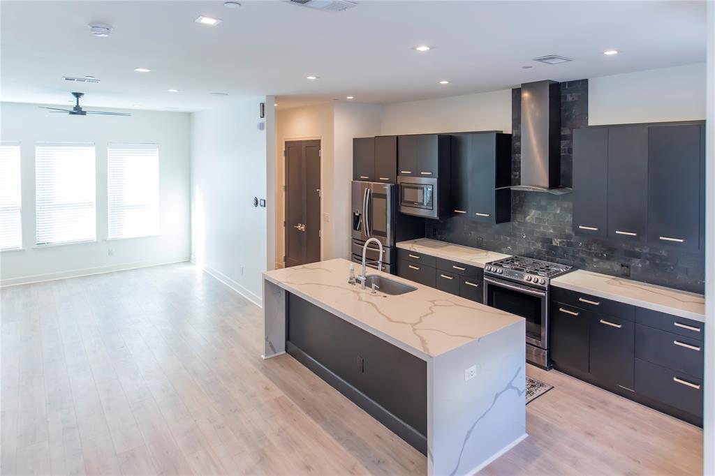 Park Plaza Twnhms - Residential