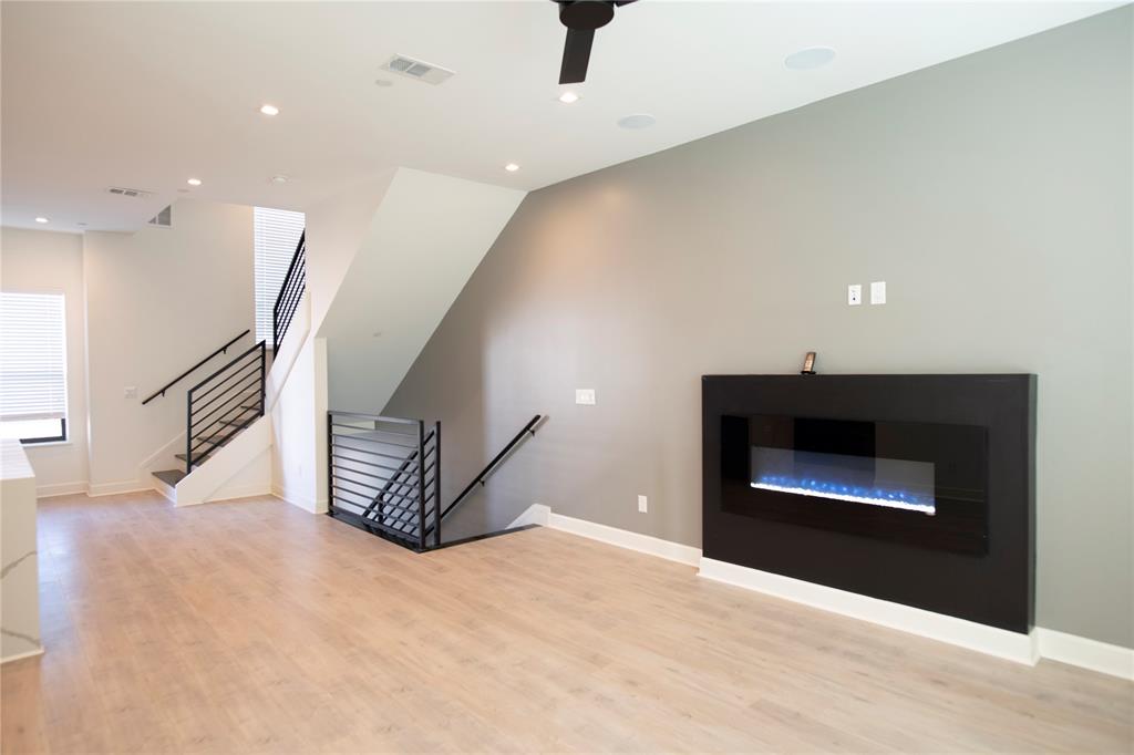 Park Plaza Twnhms - Residential