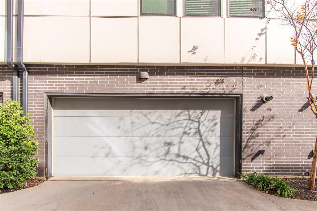 Park Plaza Twnhms - Residential