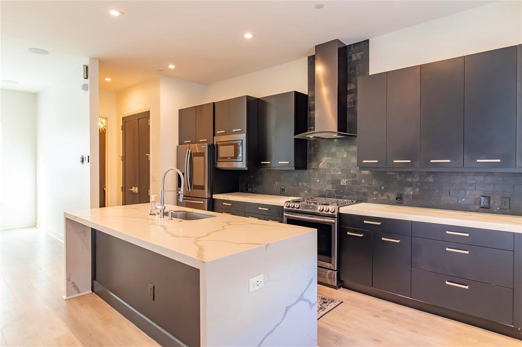 Park Plaza Twnhms - Residential