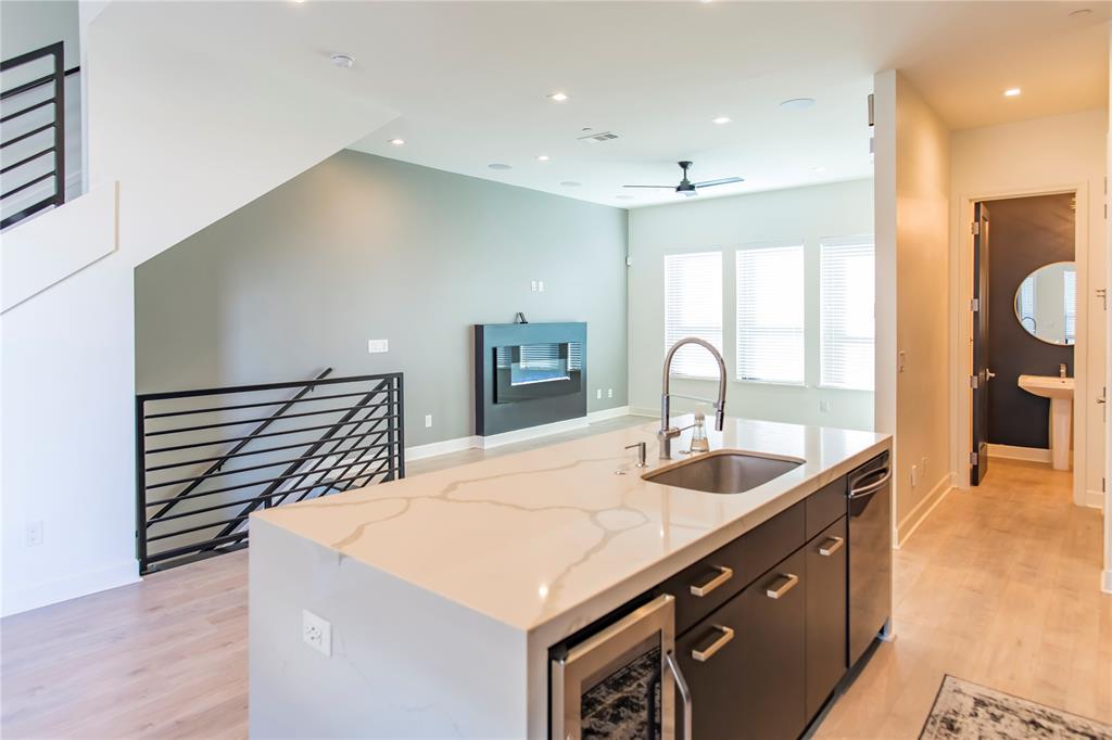 Park Plaza Twnhms - Residential