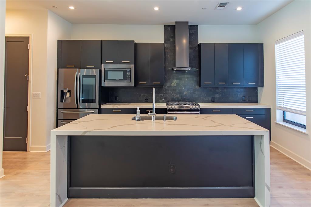 Park Plaza Twnhms - Residential