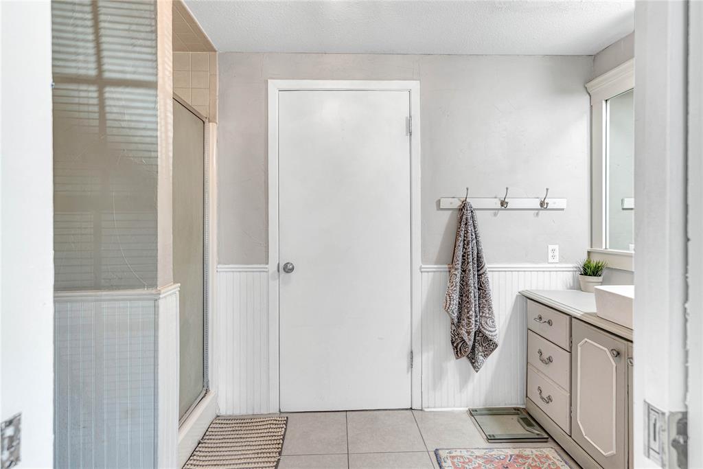 Farmers & Merchants National B - Residential