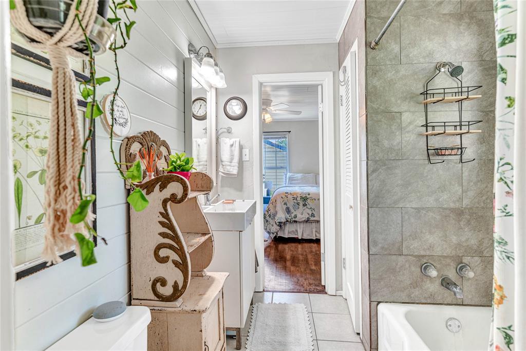 Farmers & Merchants National B - Residential