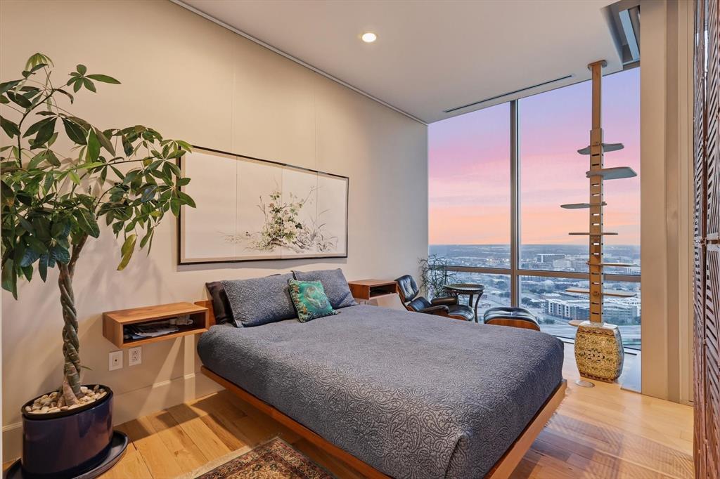 1301 Throckmorton Residences - Residential