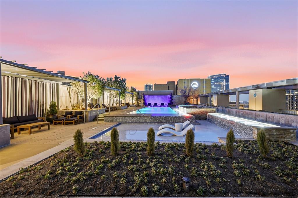 1301 Throckmorton Residences - Residential