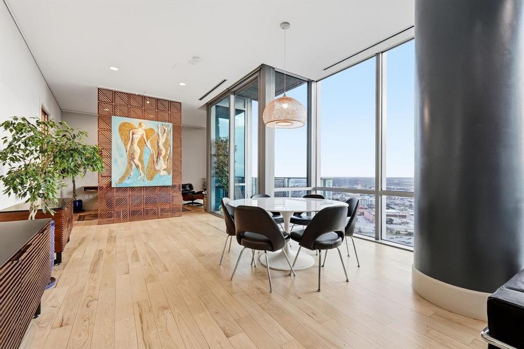 1301 Throckmorton Residences - Residential