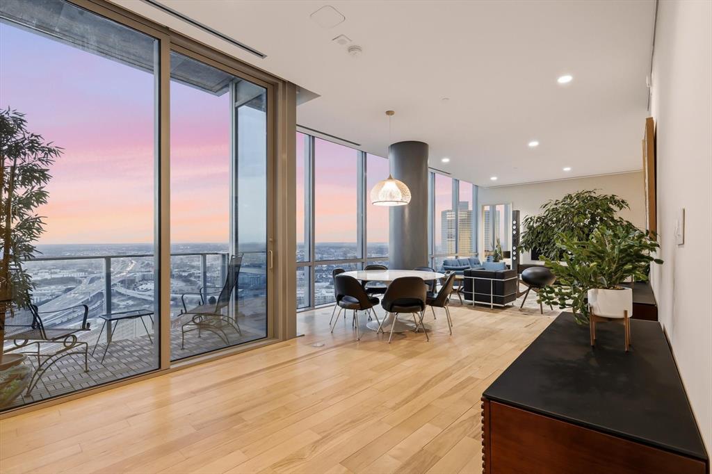 1301 Throckmorton Residences - Residential