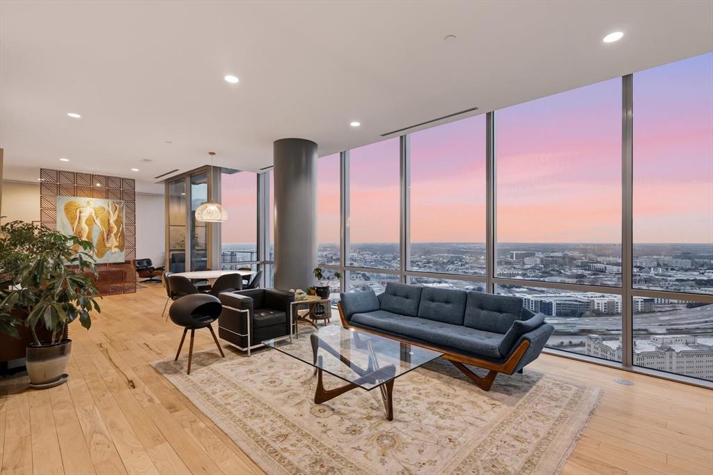 1301 Throckmorton Residences - Residential