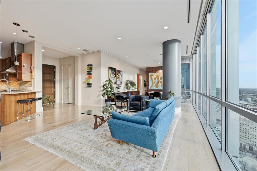 1301 Throckmorton Residences - Residential