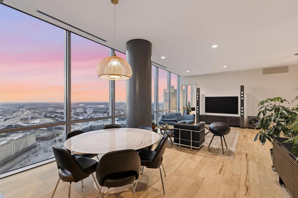 1301 Throckmorton Residences - Residential