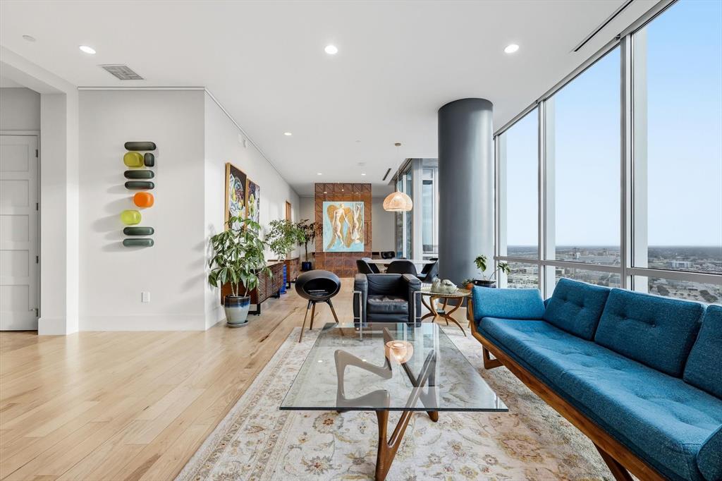 1301 Throckmorton Residences - Residential