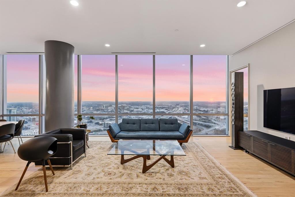 1301 Throckmorton Residences - Residential