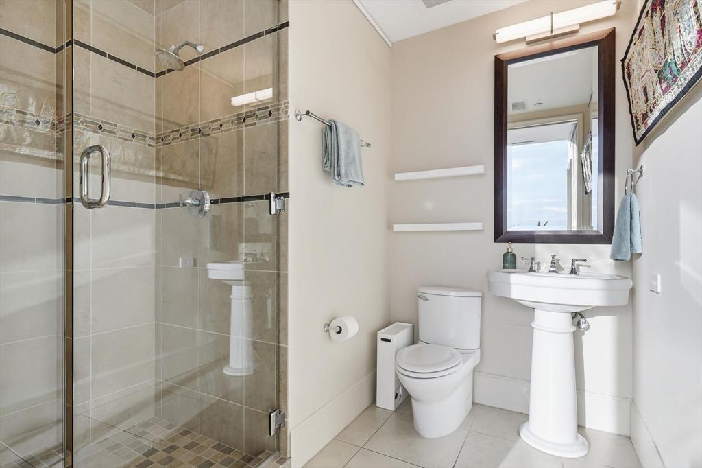 1301 Throckmorton Residences - Residential