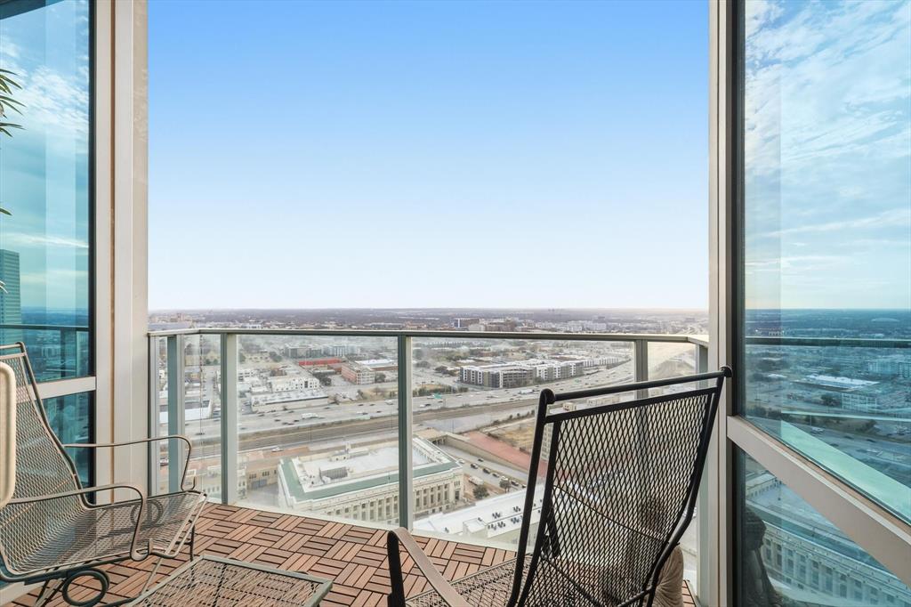 1301 Throckmorton Residences - Residential