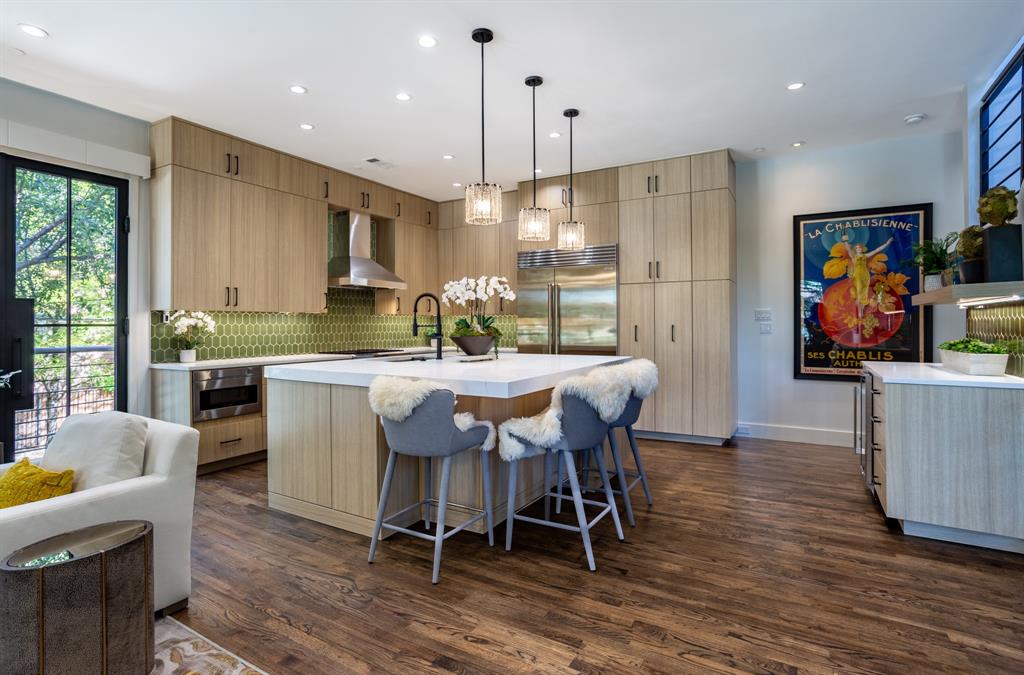 Pecan Plaza - Residential