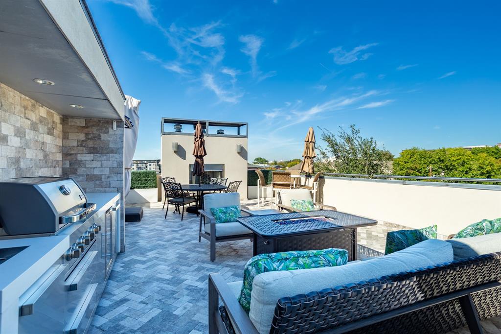 Pecan Plaza - Residential