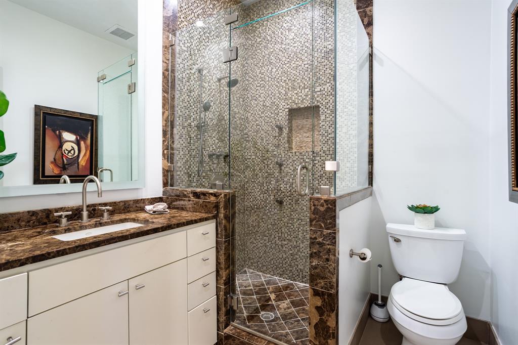 Pecan Plaza - Residential