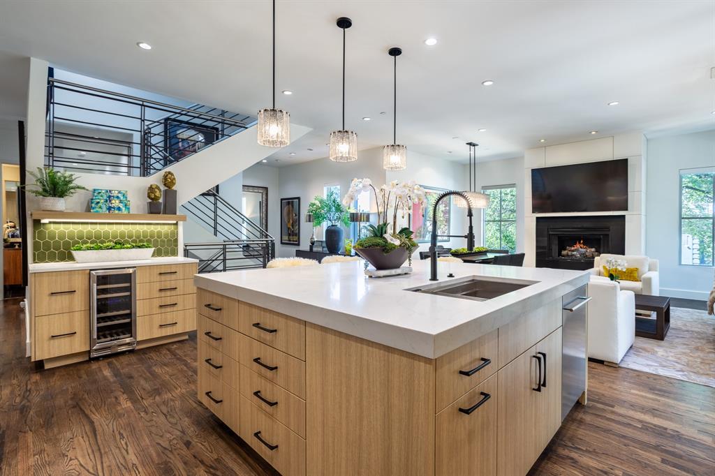 Pecan Plaza - Residential