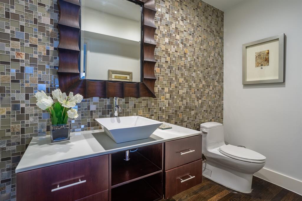 Pecan Plaza - Residential