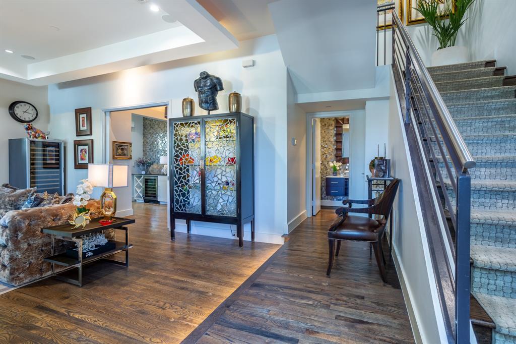 Pecan Plaza - Residential