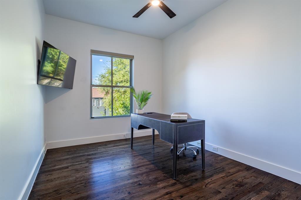 Pecan Plaza - Residential