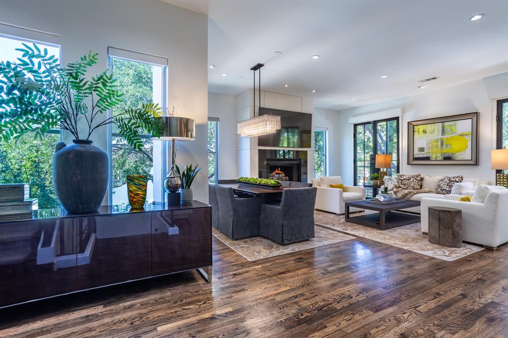 Pecan Plaza - Residential