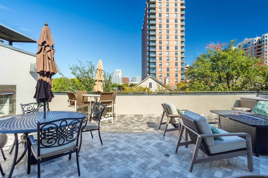 Pecan Plaza - Residential