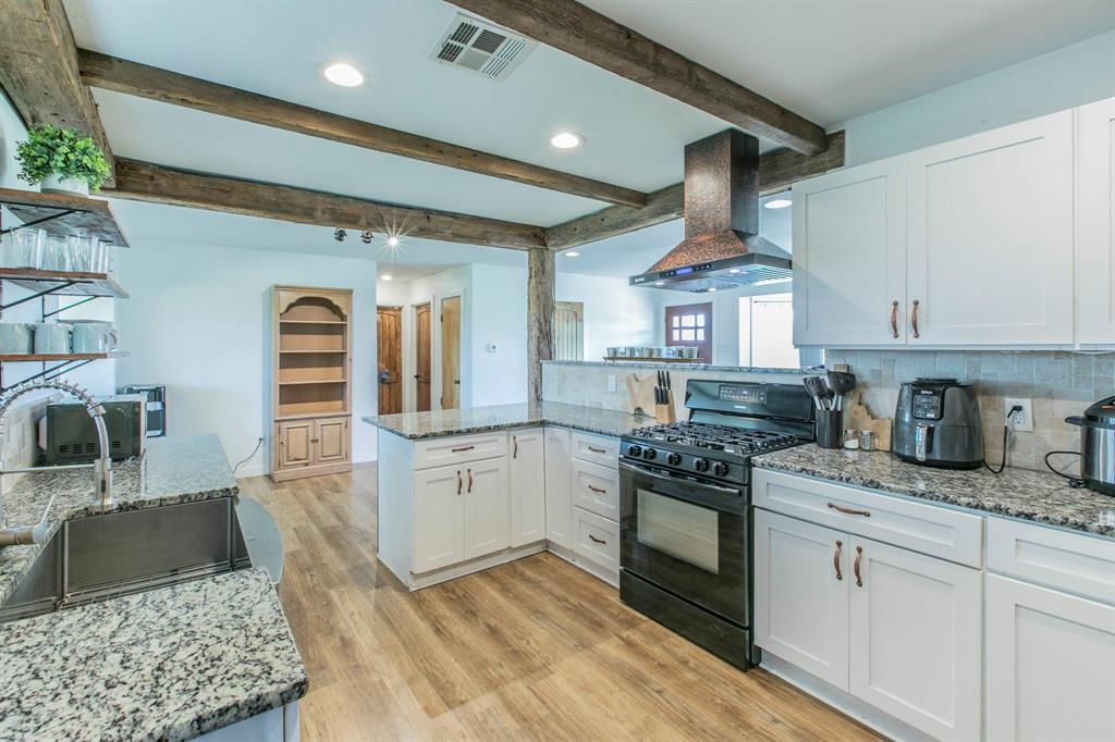 325 Grassy Way