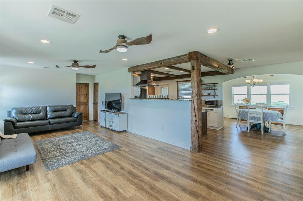 325 Grassy Way