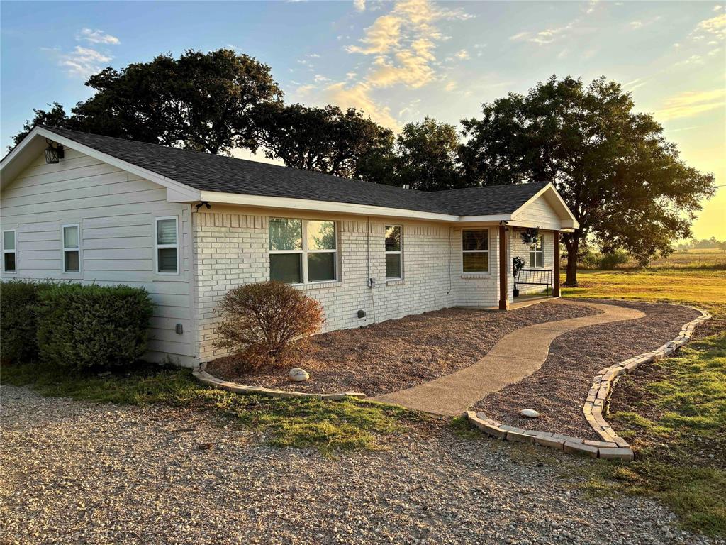 325 Grassy Way
