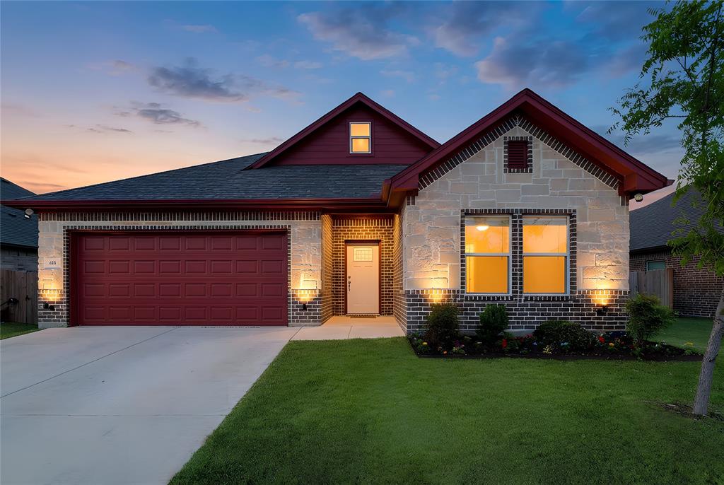 Photo of 405 Titus Drive, Springtown, TX 76082 (MLS # 21375009)