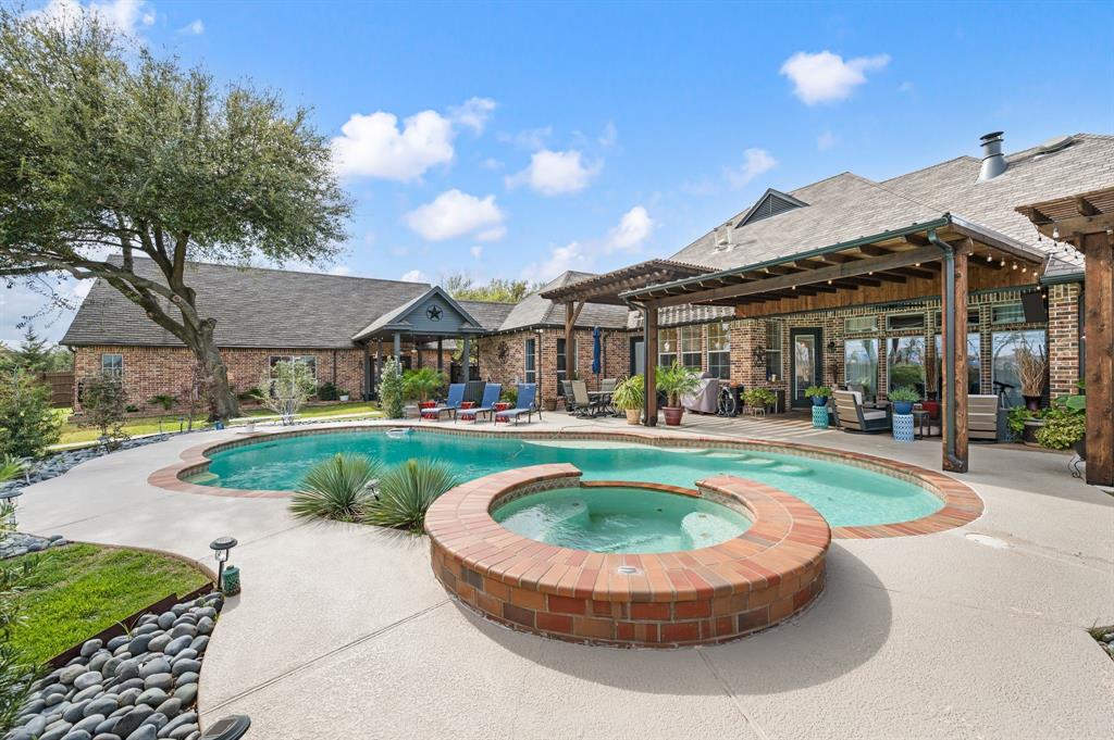2430 Savanna Circle