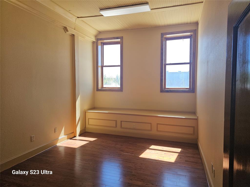 O T Ennis - Commercial Lease