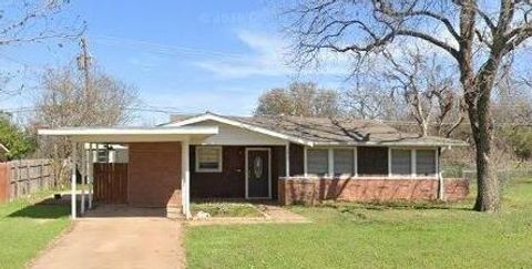 1423 Rolling Hills Drive Graham TX 76450