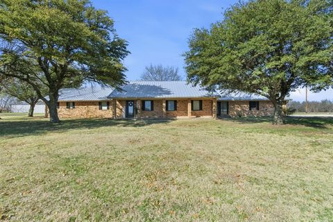 Photo of 7209 W Fm 922, Era, TX 76238 (MLS # 21193926)