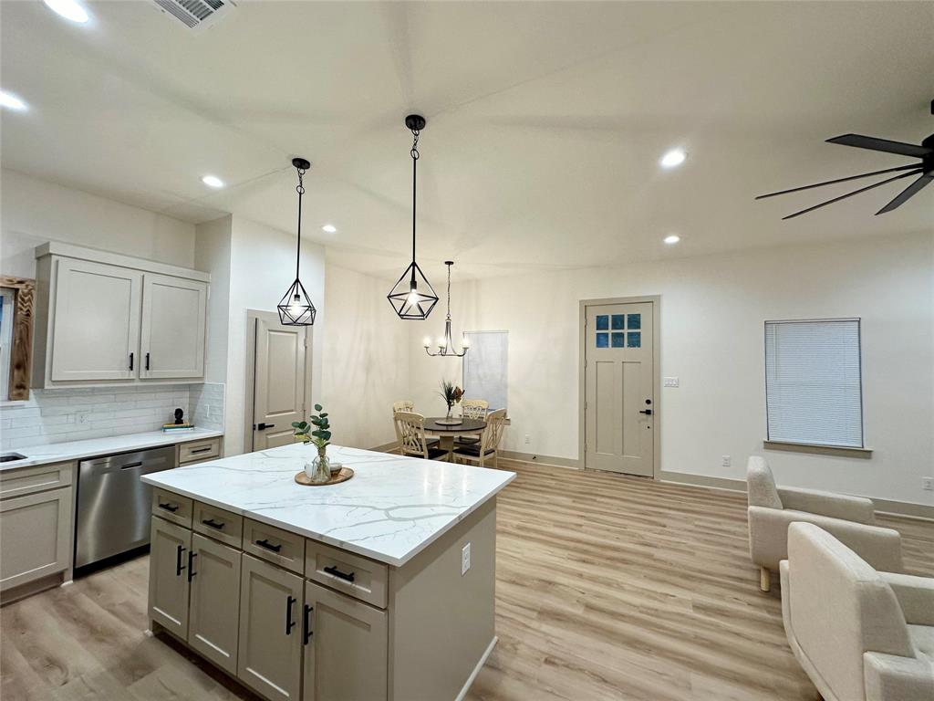 400 N Kenny Drive
